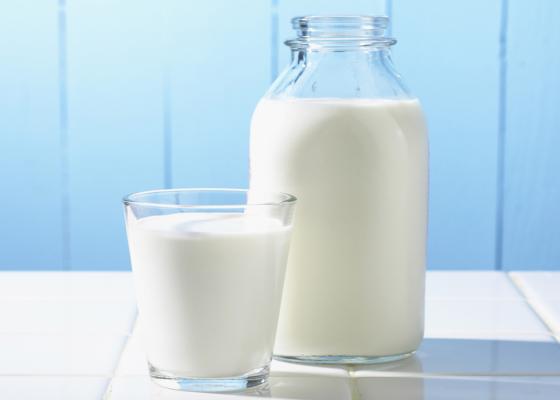 không nên dùng sữa nguyên kem khi giảm cân
