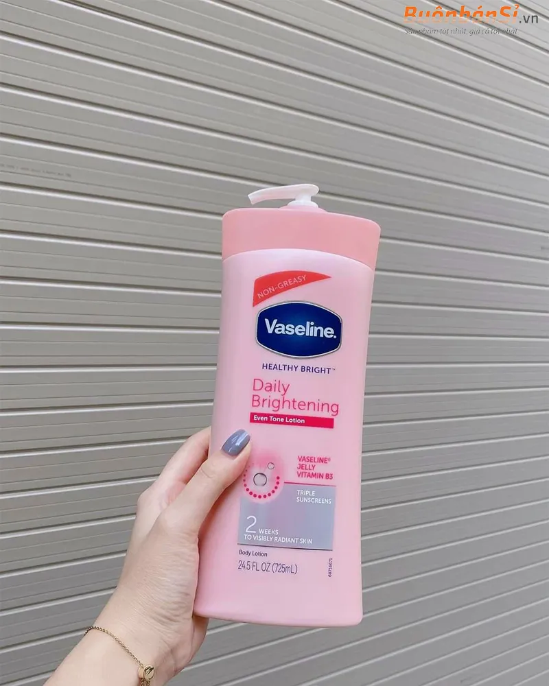 dưỡng thể vaseline healthy bright daily brightening 725ml có tốt không