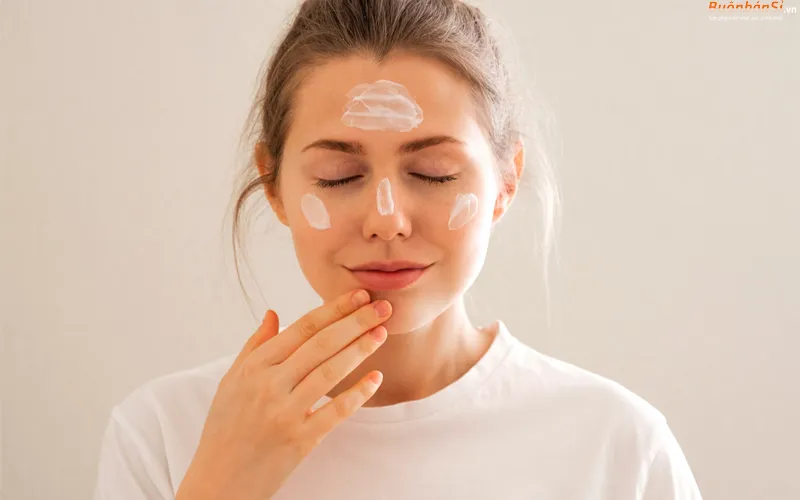 bôi retinol để trị nám