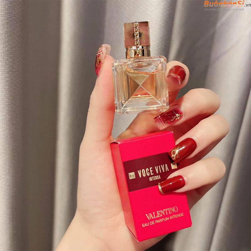 Nước Hoa Nữ Valentino Voce Viva Intensa Eau De Parfum Intense 7ml 4 Nước Hoa Nữ Valentino Voce Viva Intensa 7ml cách dùng